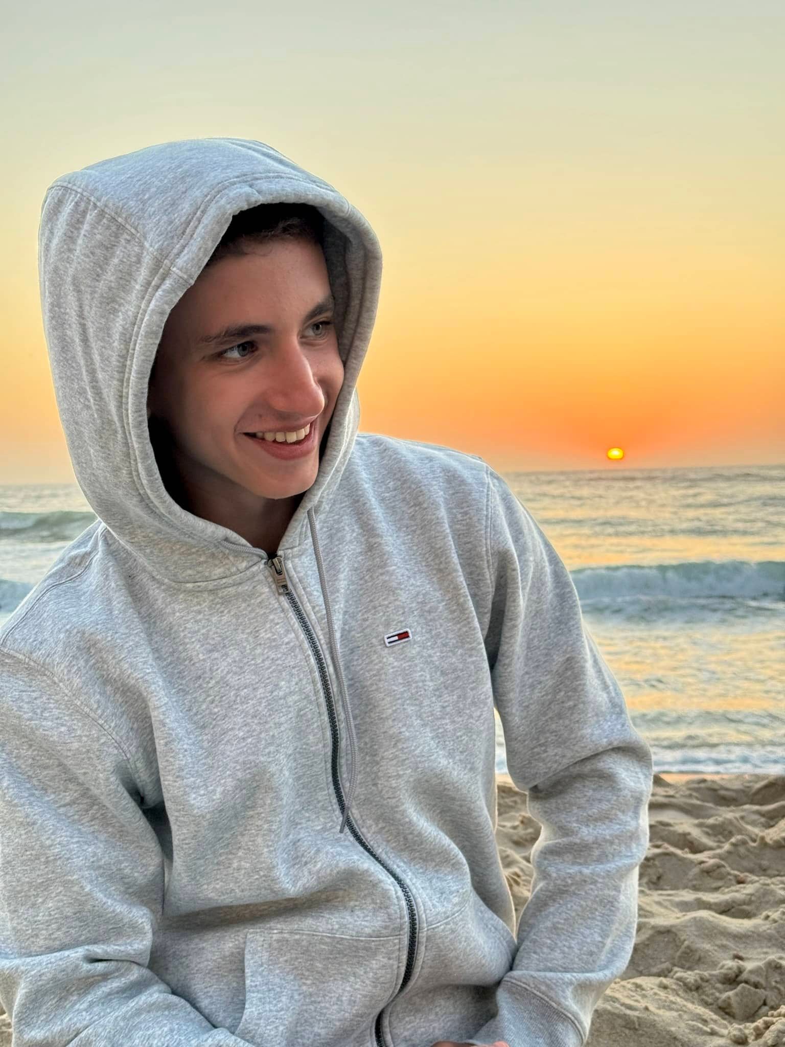 Daniel Goncharov in Nazaré